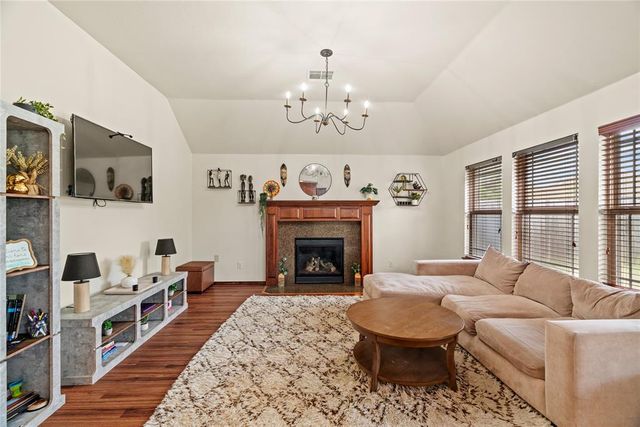 4909 Stag Horn Drive, Yukon, OK 73099