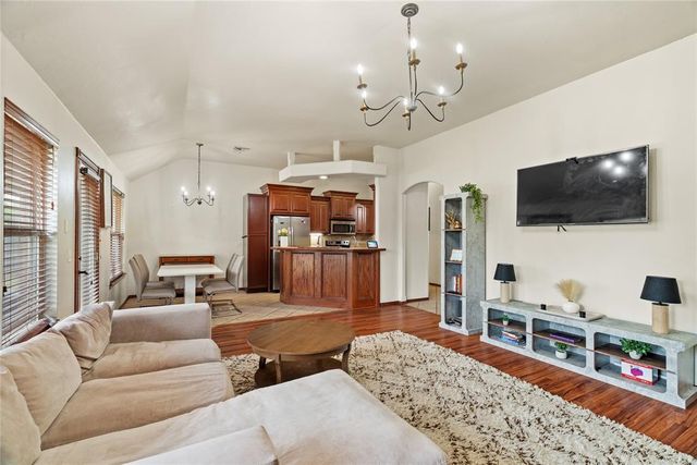 4909 Stag Horn Drive, Yukon, OK 73099