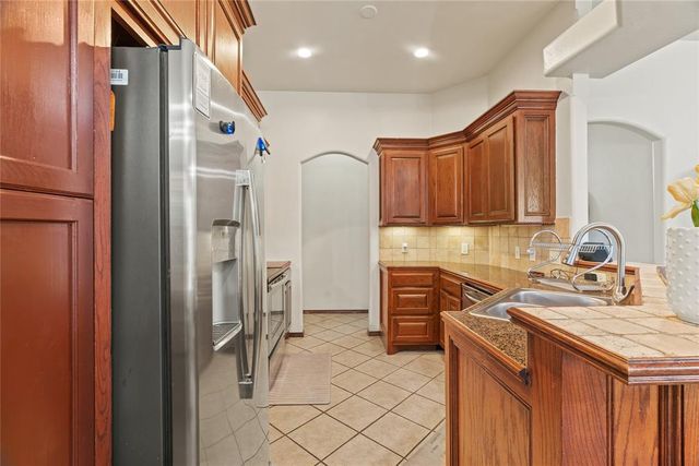 4909 Stag Horn Drive, Yukon, OK 73099