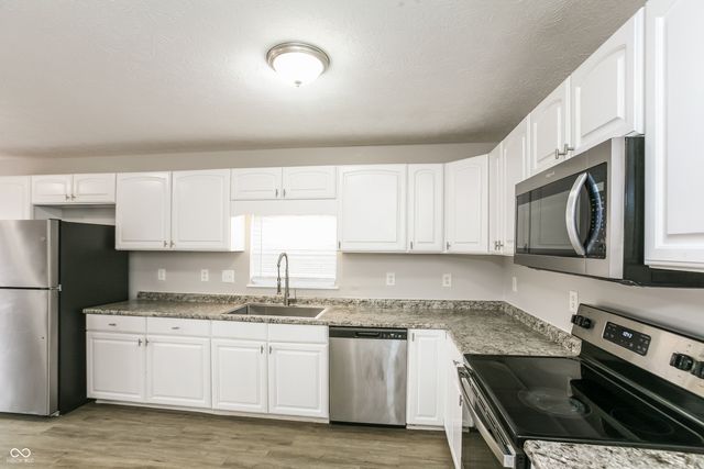 6300 E Runnymede Court, Camby, IN 46113