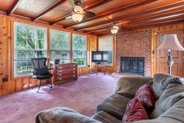 33 Saint Albans DR, Hampton, VA 23669