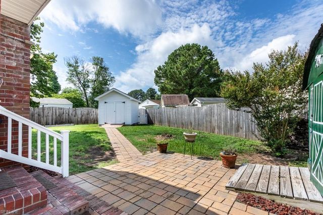 33 Saint Albans DR, Hampton, VA 23669