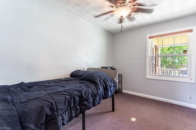 33 Saint Albans DR, Hampton, VA 23669