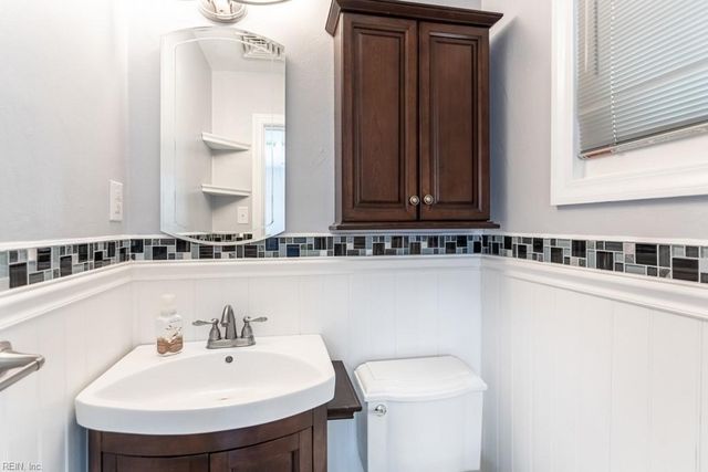 33 Saint Albans DR, Hampton, VA 23669