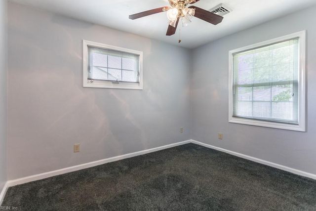 33 Saint Albans DR, Hampton, VA 23669