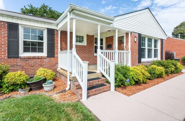 33 Saint Albans DR, Hampton, VA 23669