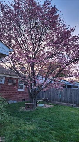 33 Saint Albans DR, Hampton, VA 23669