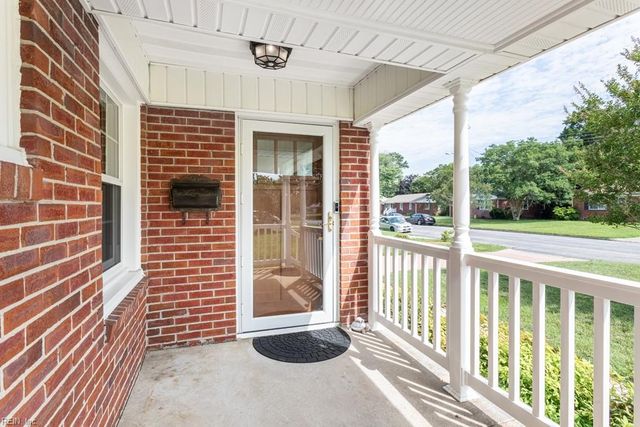 33 Saint Albans DR, Hampton, VA 23669