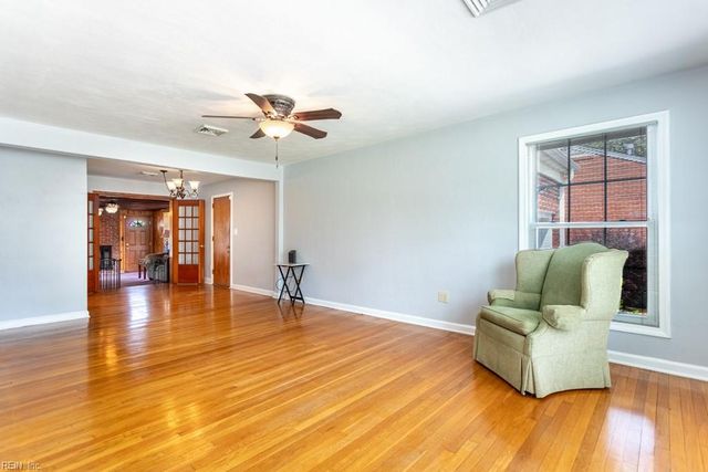 33 Saint Albans DR, Hampton, VA 23669