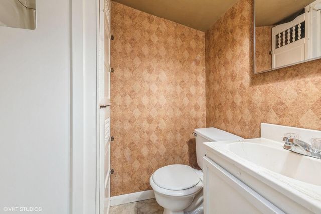 106 Elm Street, Valparaiso, IN 46383