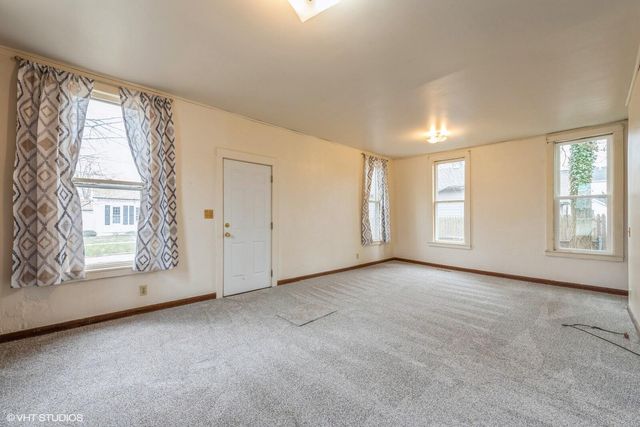 106 Elm Street, Valparaiso, IN 46383
