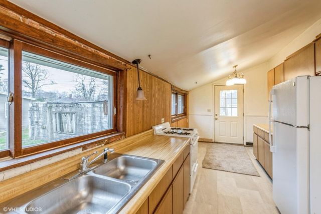106 Elm Street, Valparaiso, IN 46383