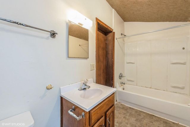 106 Elm Street, Valparaiso, IN 46383