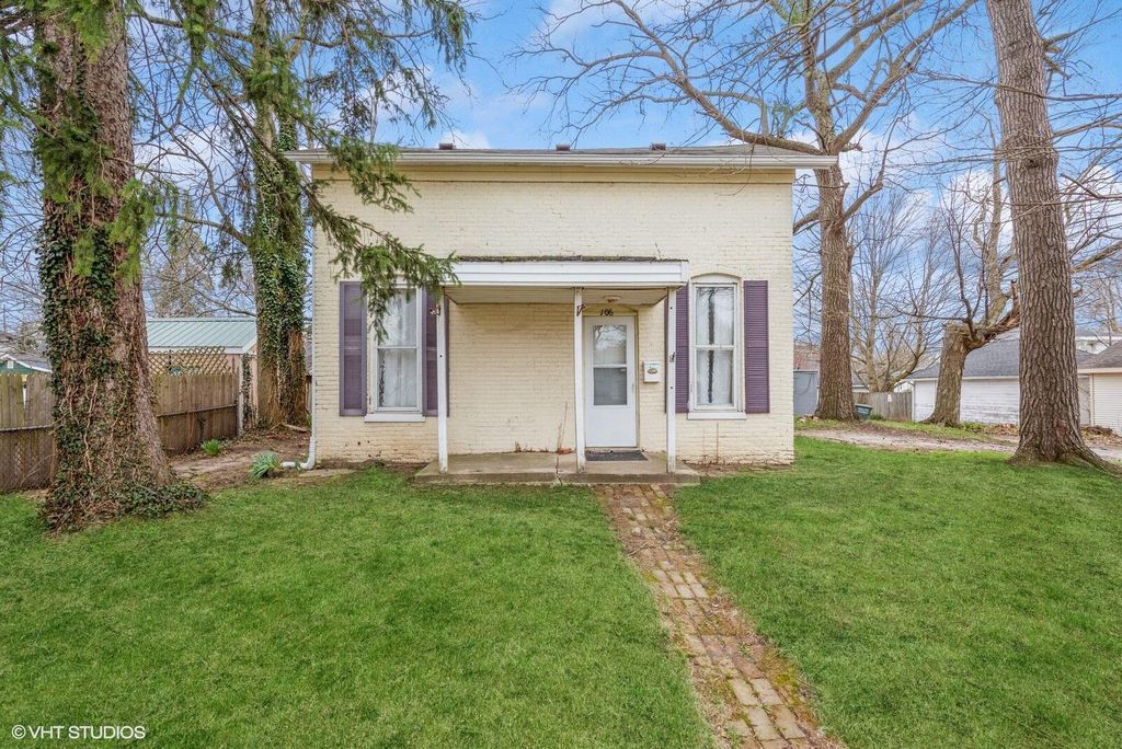 106 Elm Street, Valparaiso, IN 46383