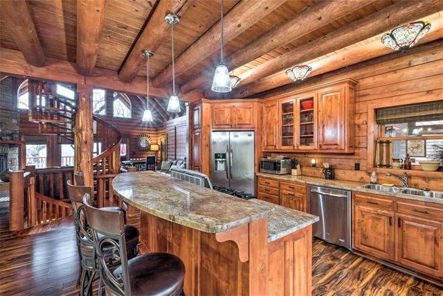 1627 Mundell Road, Eureka Springs, AR 72631