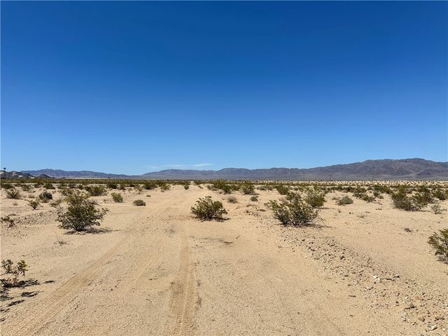 11 Cadiz Avenue, 29 Palms, CA 92277