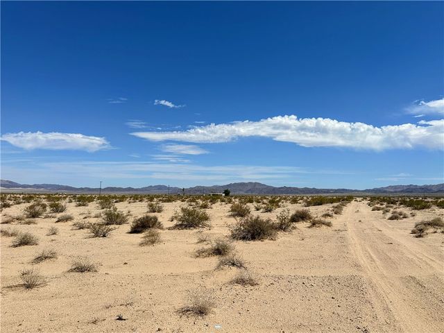 11 Cadiz Avenue, 29 Palms, CA 92277
