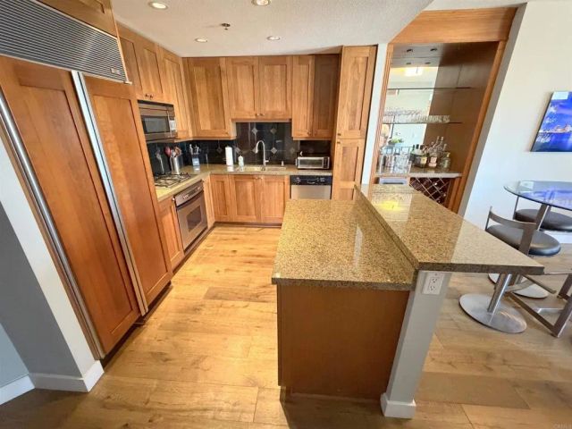 700 W Harbor Drive 1606, San Diego, CA 92101