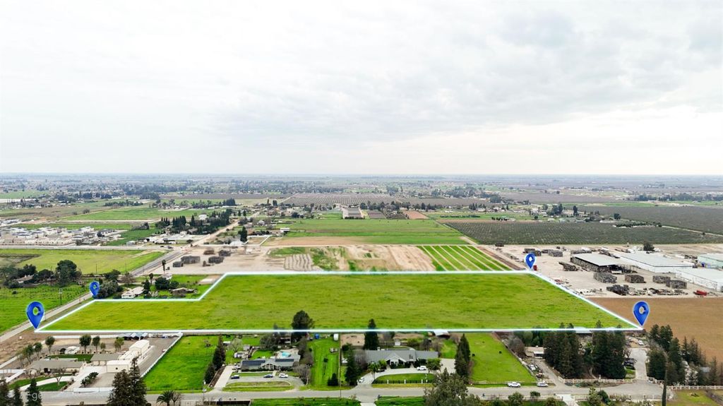 Image 7 of property listing at 3600 N Bryan Avenue, Fresno, CA 93723