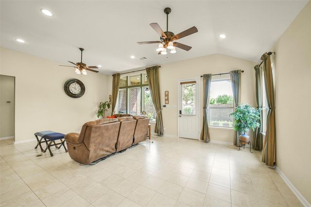 1011 Worth Creek Lane, Katy, TX 77494