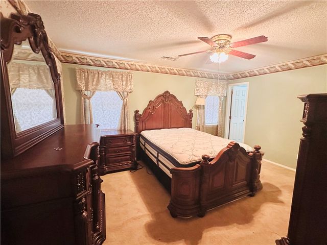 903 Acorn Street, Huntsville, AR 72740