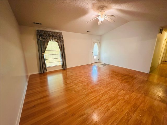 903 Acorn Street, Huntsville, AR 72740