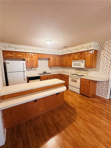 903 Acorn Street, Huntsville, AR 72740