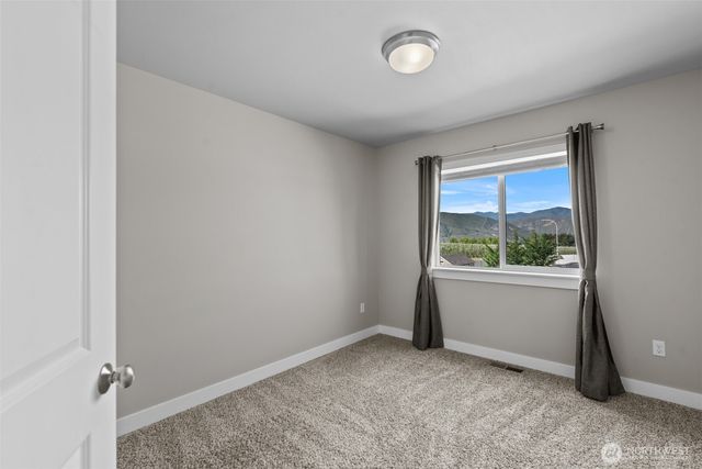 2250 SE Treat Street, East Wenatchee, WA 98802