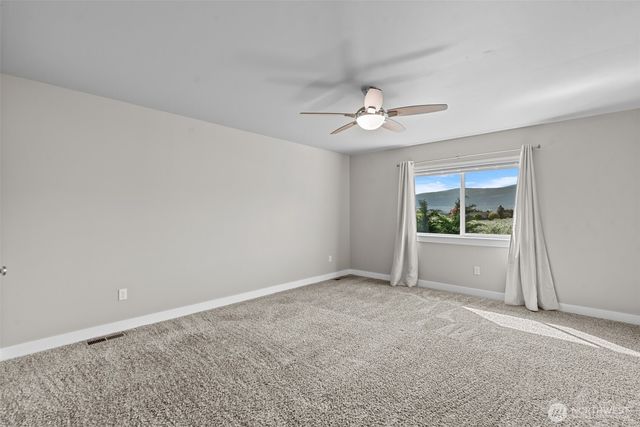 2250 SE Treat Street, East Wenatchee, WA 98802