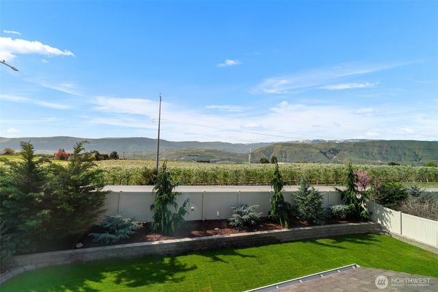 2250 SE Treat Street, East Wenatchee, WA 98802