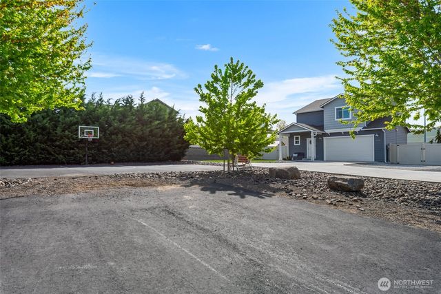 2250 SE Treat Street, East Wenatchee, WA 98802