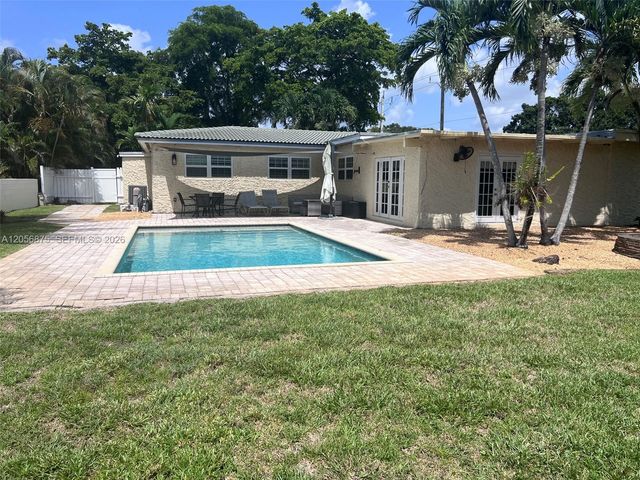 880 Azalea Court, Plantation, FL 33317