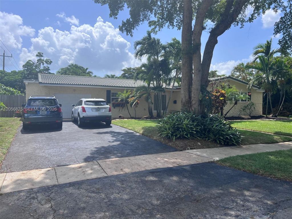 880 Azalea Court, Plantation, FL 33317