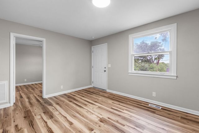 895 W Sharpe Ave, Nashville, TN 37206