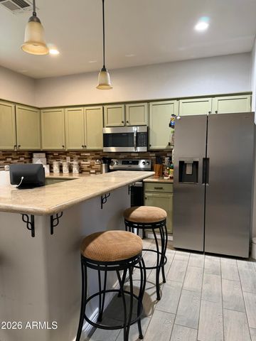 104 W PUEBLO Avenue, Phoenix, AZ 85041