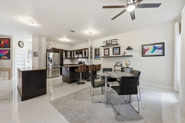 5673 NW 117th Avenue, Coral Springs, FL 33076