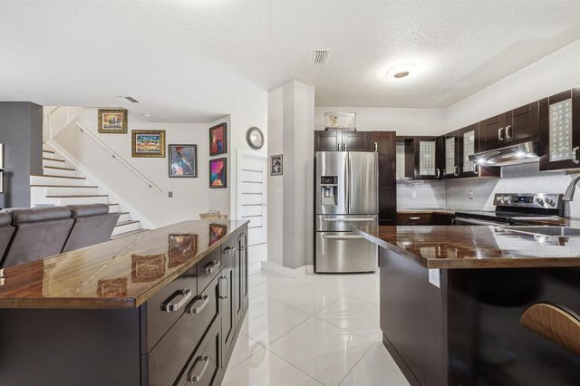 5673 NW 117th Avenue, Coral Springs, FL 33076