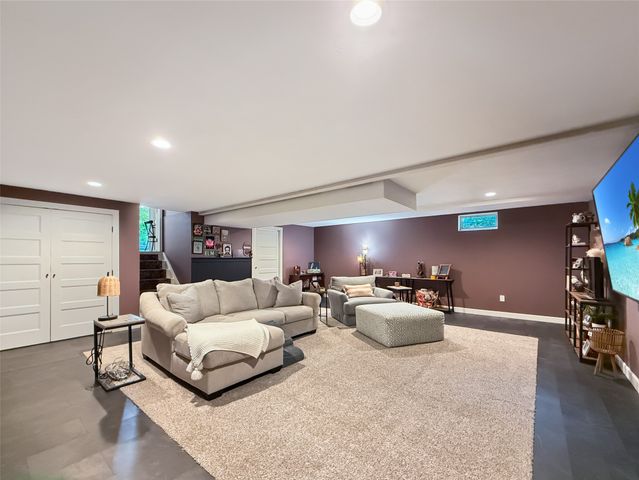 8517 MEADVILLE Road, Girard, PA 16417