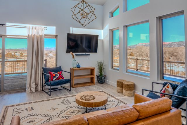 152 W BRYCE GATE CIR, Hatch, UT 84735