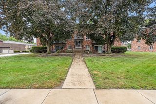 5703 128th Street 31, Crestwood, IL 60418
