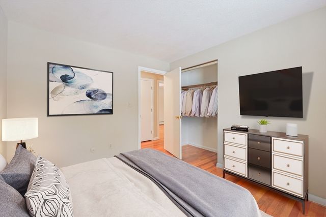 22 Greenview Drive, Holliston, MA 01746