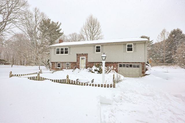 22 Greenview Drive, Holliston, MA 01746