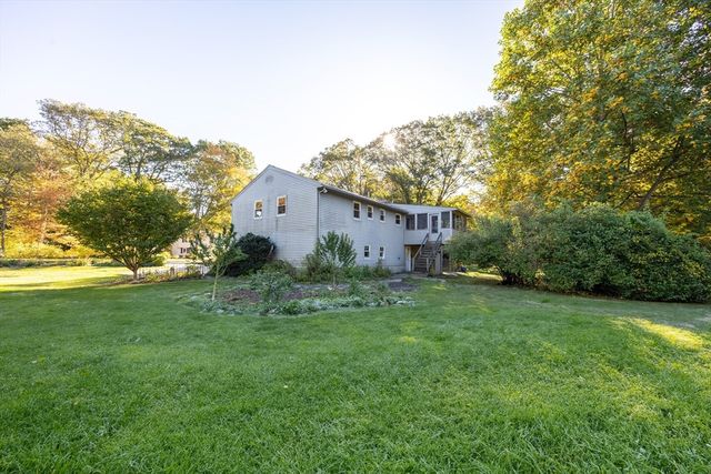 22 Greenview Drive, Holliston, MA 01746