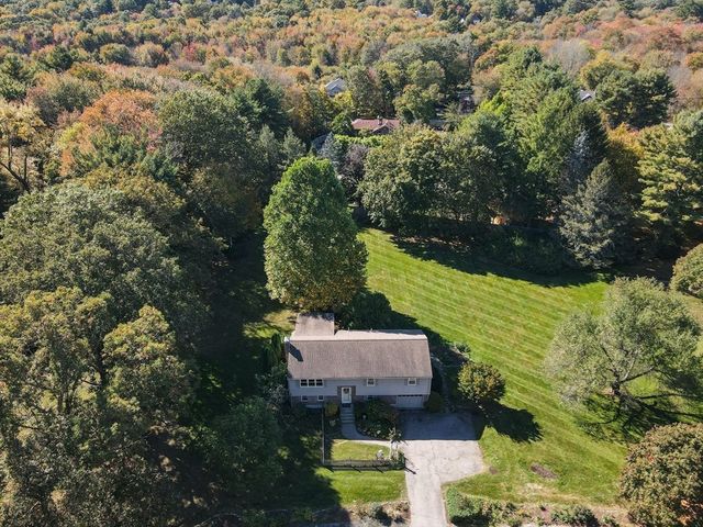 22 Greenview Drive, Holliston, MA 01746