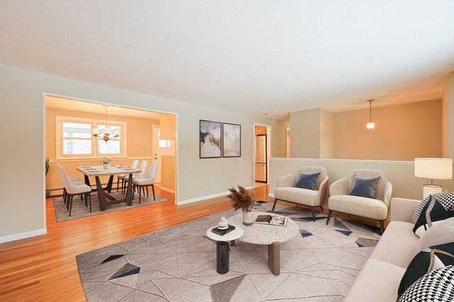 22 Greenview Drive, Holliston, MA 01746