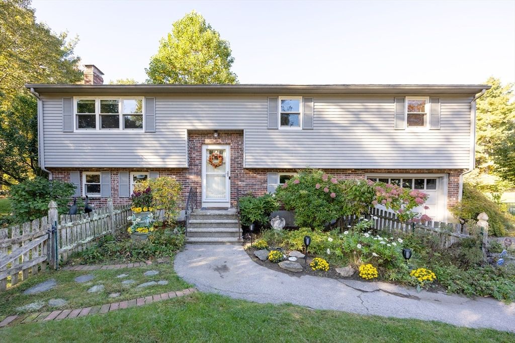 22 Greenview Drive, Holliston, MA 01746