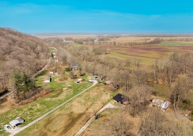3299 W Wheeler Hollow Road, Vallonia, IN 47281