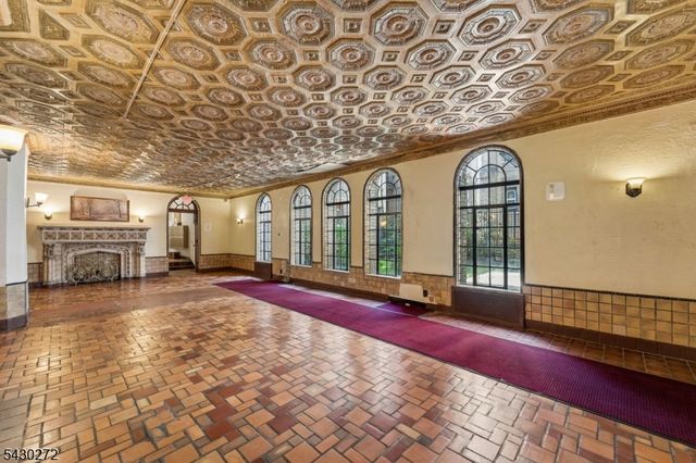131 Kensington Ave D5, Jersey City, NJ 07304