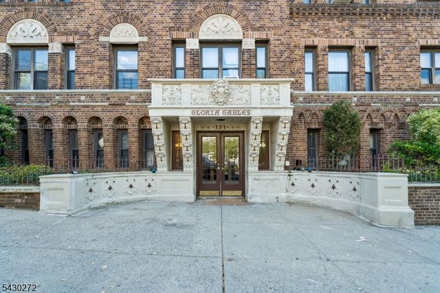 131 Kensington Ave D5, Jersey City, NJ 07304