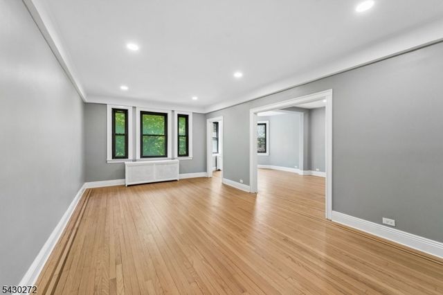 131 Kensington Ave D5, Jersey City, NJ 07304